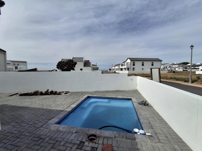3 Bedroom Property for Sale in Sandy Point Western Cape